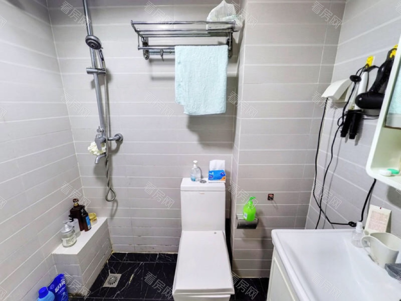 东方都会大厦 罗湖30平1房，精装修总价180万_东方都会大厦二手房图片图片3