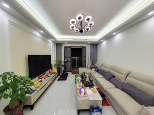 云山雅墅 4室2厅 120㎡ 精装_云山雅墅二手房客厅图片2